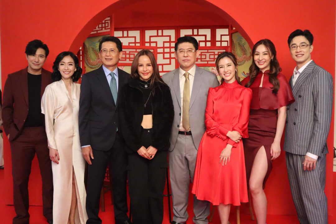 เรื่องนี้! ต้องขยี้ กับ สายฝน ชีช้าง Weekly ขยี้...คนข่าว สวมมาดนายแบบนางแบบถ่ายปฏิทินจีน 2567