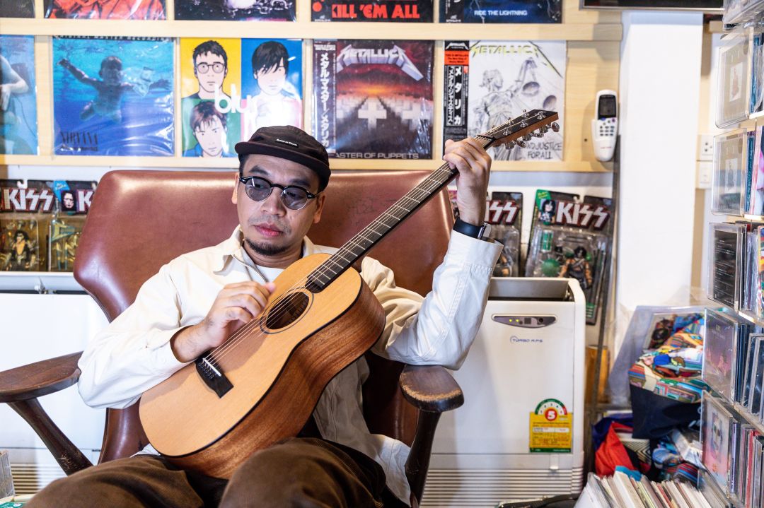 เจ้าพ่อเพลงเศร้า 100 ล้านวิว 'แว่นใหญ่' แชร์ประสบการณ์หลังล้มจนเอ็นหัวไหล่ขาด!