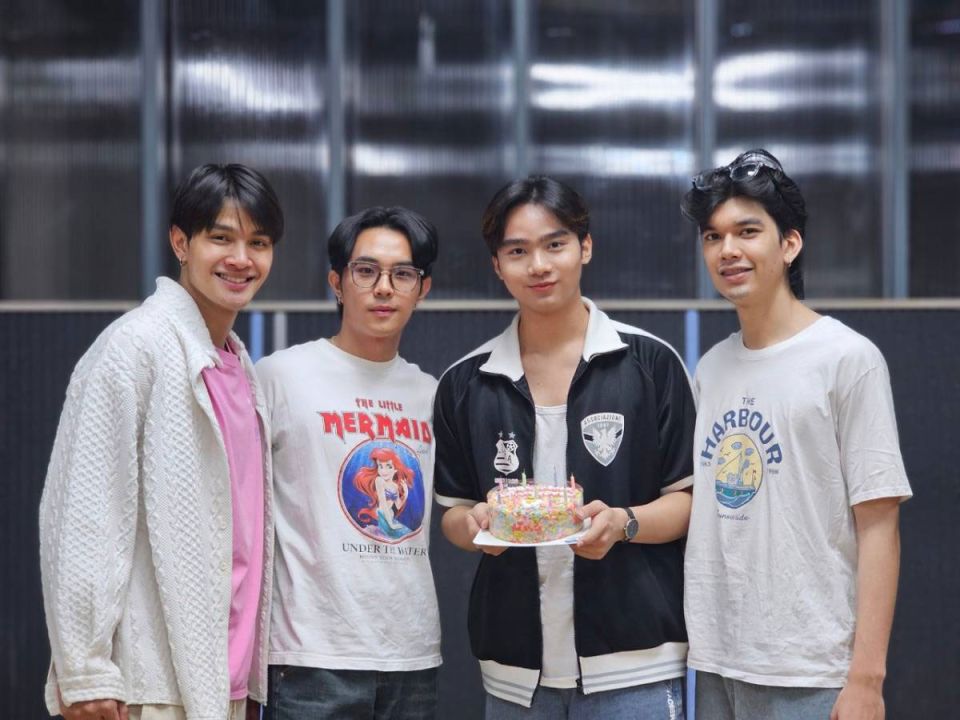 'เล้ง-ไมค์' นำทีมเพื่อนนักแสดงร่วมเซอร์ไพรส์วันเกิด 'โชค-น้องพรีเมียร์'