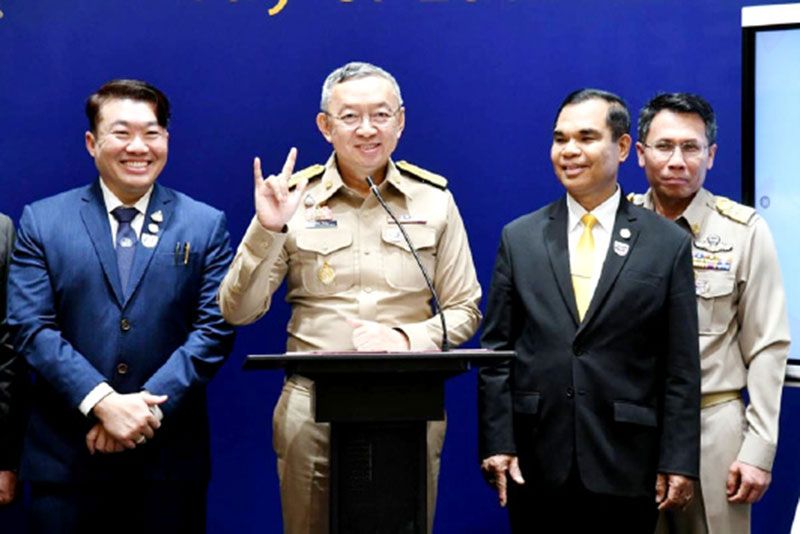 ศธ. มอบ ‘ของขวัญแห่งความรัก’ ผ่าน 14+1 โครงการ เติมเต็มความสุขครู-นักเรียน