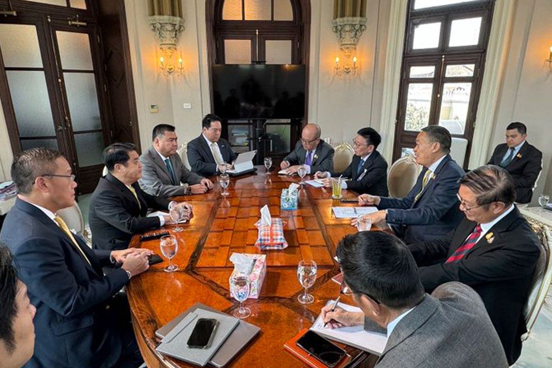 ‘เศรษฐา’ถกคมนาคม ตั้งเป้าไทยเป็นศูนย์กลางการบิน สั่งเตรียมพร้อมยกระดับการเดินทาง-ท่องเที่ยว-เทคโนโลยี