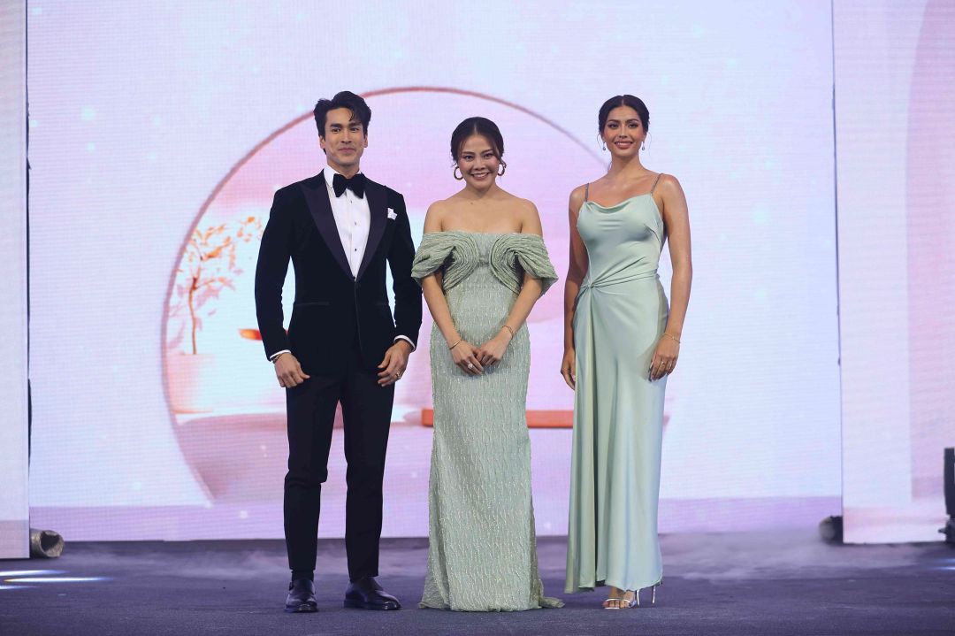 'ณเดชน์ - แอนโทเนีย' ร่วมแสดงความยินดีฉลองครบรอบ 9 ปีเมิร์ซ เอสเธติกส์ ประเทศไทย