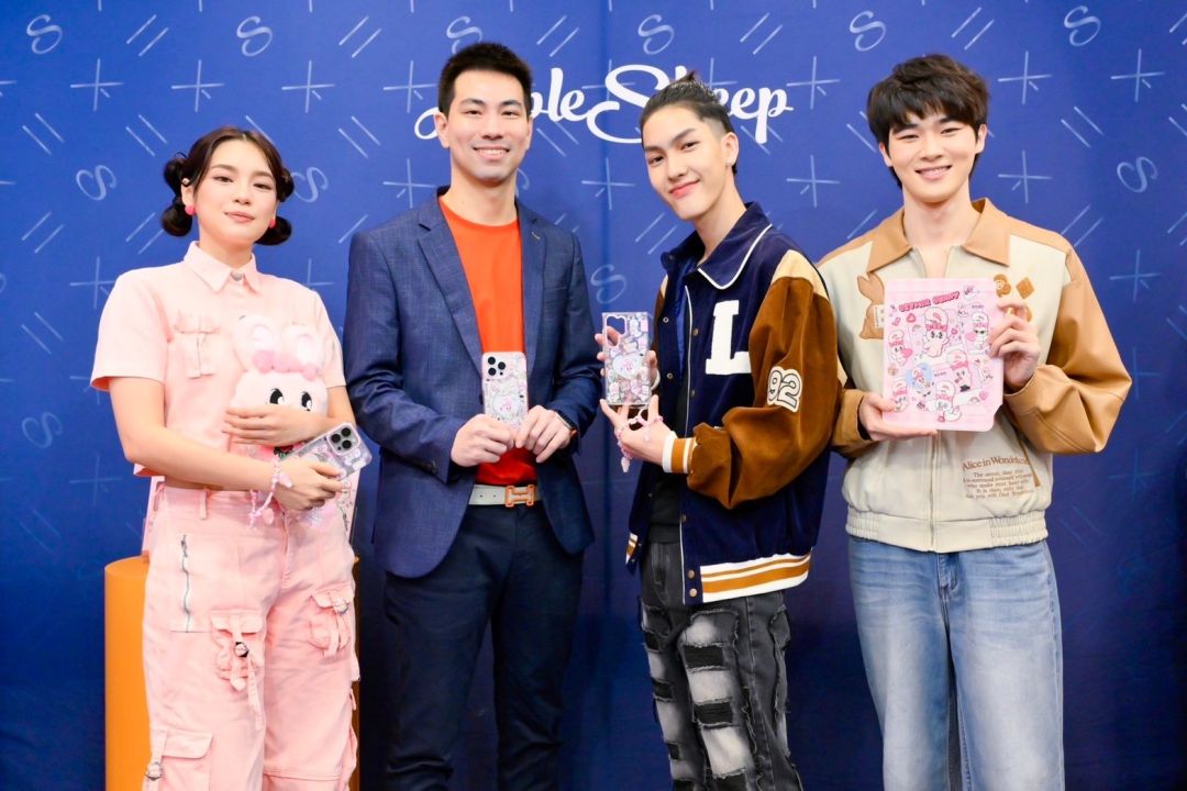 'เฌอปราง'อวดความคิวท์กลางห้างดัง งานเปิด Sheep Exhibition Store