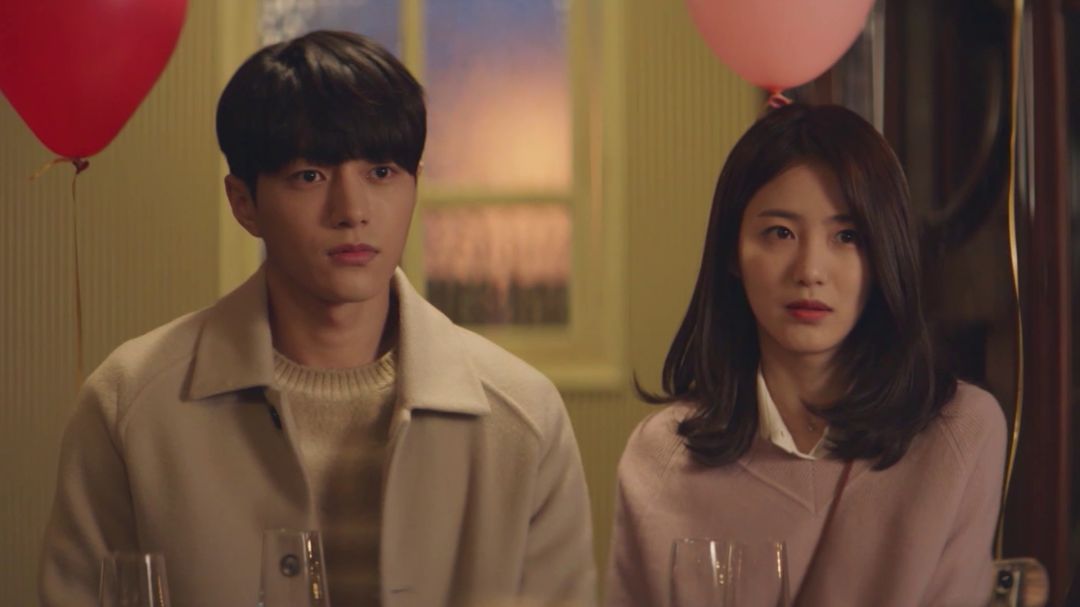 ระวังโดนตก! แมวกลายร่างเป็นหนุ่มหล่อ!ในซีรีส์'ป่วนรักนายแมวเหมียว Meow, the Secret Boy'