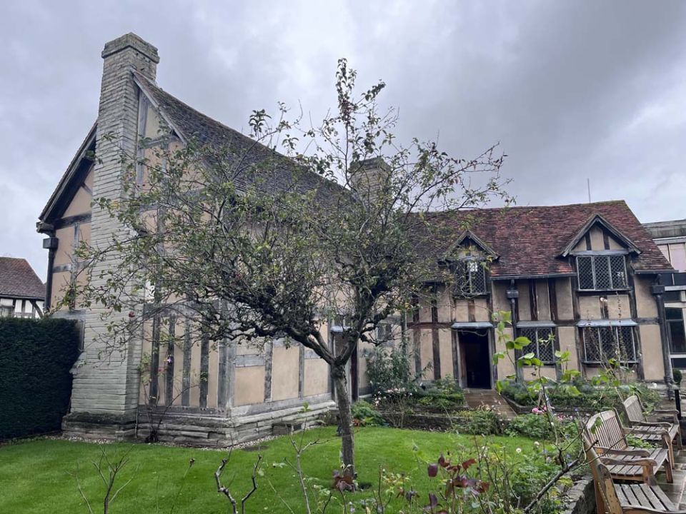 ตะลอนเที่ยว : บ้านเกิด William Shakespeare at Stratford-upon-Avon