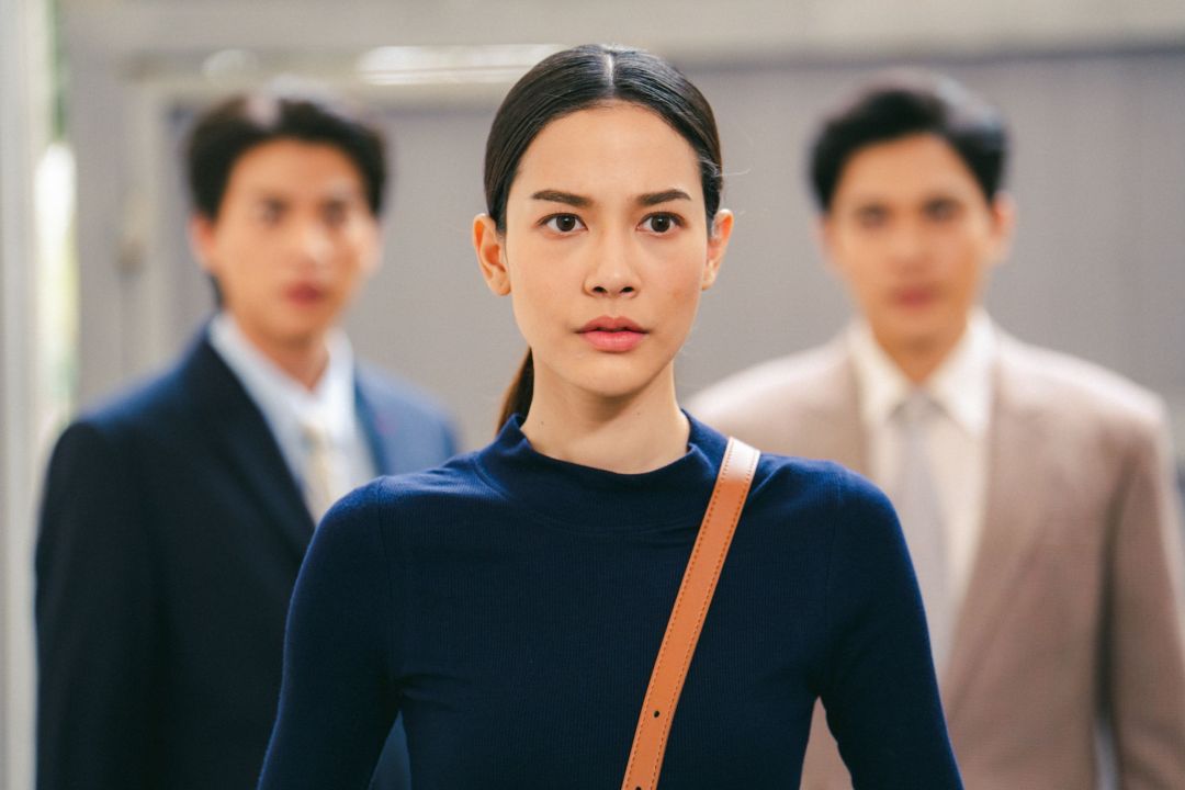'กลัฟ-จีน่า'ดราม่าหนัก'ลออจันทร์'ทุบสถิตินิวไฮ คนดูลุ้นปริศนา 'สร้อยอัจนาจักระ'ทำพุ่งติดเทรนด์อันดับ 1