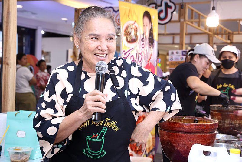 ‘ปากท้องแฟร์ ปี 3’ สุดคึกคัก ‘เอ ไชยา-แป้ง’ ขนทัพร้านค้าชั้นนำ พร้อมเซเลบฯคนดัง ชิม จับ แจก มอบความสุข