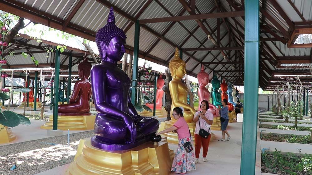 ในประเทศ - รายงานพิเศษ : นักท่องเที่ยวแห่กราบไหว้ ปู่พญาอนันตนาคราช ปู่พญาศรีสุทโธ แห่งเดียวในไทย ที่ศูนย์ศิลป์สมาธิ มูลนิธิบุญภาวนา อุตรดิตถ์