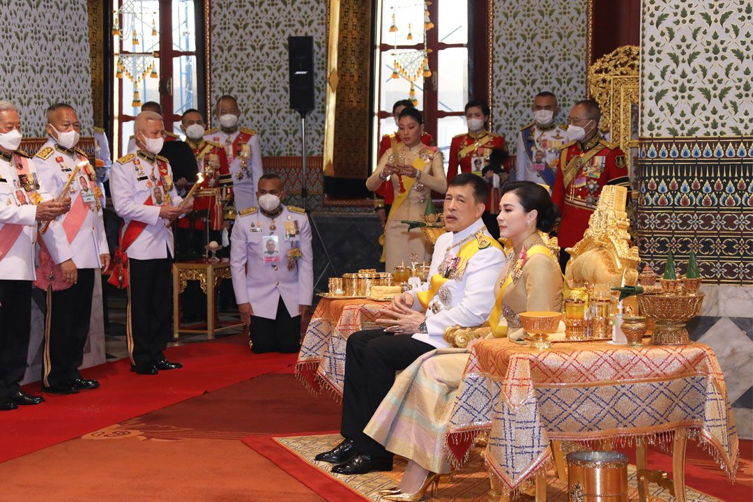 'ในหลวง-พระราชินี'ทรงบำเพ็ญพระราชกุศล ในการพระราชพิธีฉัตรมงคล พุทธศักราช 2567