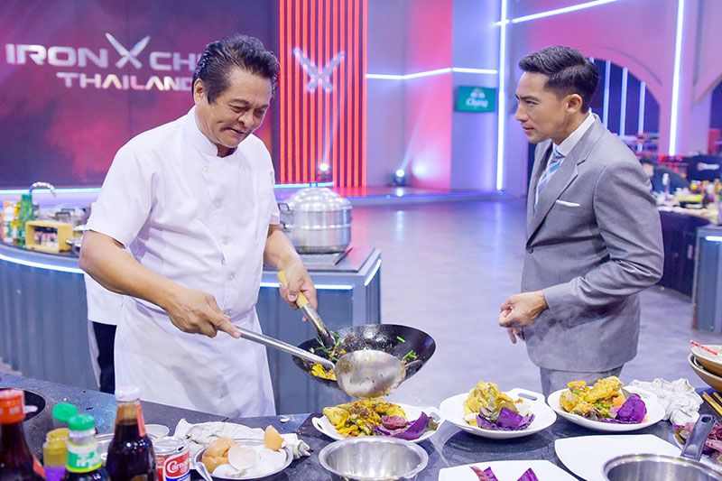Iron Chef !ดุเดือดเปิดศึกวัยเก๋า ‘อาหารจีน’  ‘คุณวิทย์’ จัดเมนูเด็ด..ขอดับซ่า ‘เชฟป้อม’