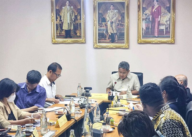 รองปลัดฯประธานประชุม  คกก.อาหารนมเพื่อเด็กฯ