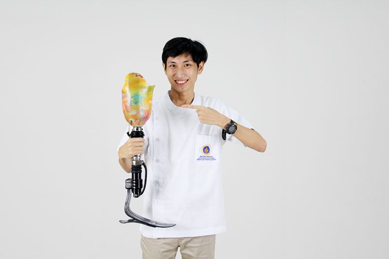 LEARN to EARN เพราะชีวิต คือการเรียนรู้ ไม่มีที่สิ้นสุด  ‘สุรพรชัย ธรรมศิริ’ ว่าที่นักกายอุปกรณ์ ช่วยพัฒนาชีวิตผู้พิการ