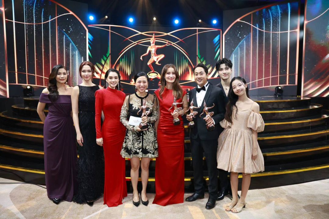'จูเวไนล์'คว้า 5 รางวัลนาฏราช ครั้งที่ 15'แอน ทองประสม  - อนันดา'นำหญิงนำชายยอดเยี่ยม