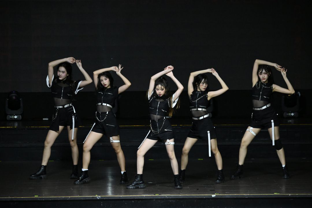 แฟนคลับแห่ชื่นชม!BNK48 รุ่น4 บนเวที Trainee Stage 'Shinjitsu wa Yume no Naka ni… -ความจริงที่อยู่ในความฝัน'