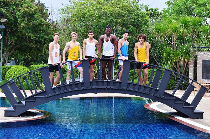 ส่องเหล่าหนุ่มๆ ‘MANHUNT INTERNATIONAL’ อวดหุ่นแซ่บ ในกิจกรรมถ่ายแฟชั่นชุดกีฬาสุดแข็งแกร่ง!