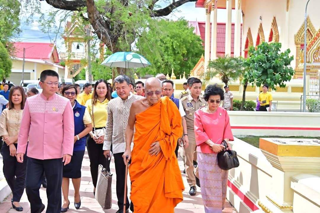 ปลัด มท.พร้อมนายกสมาคมแม่บ้านมหาดไทย ลงพื้นที่ติดตามความพร้อมแหล่งน้ำศักดิ์สิทธิ์