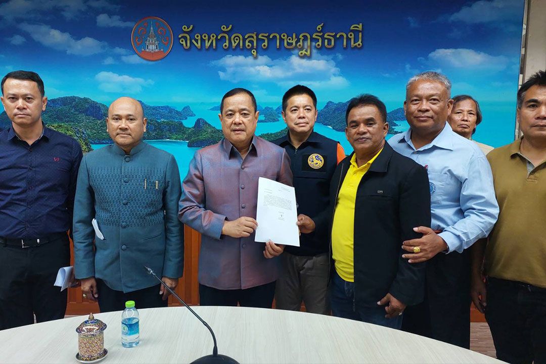 'วัชระ'นำชาวบ้านประชุมร่วมผู้ว่าฯสุราษฎร์ สั่งนายอำเภอเร่งแก้ไขทุกปัญหา