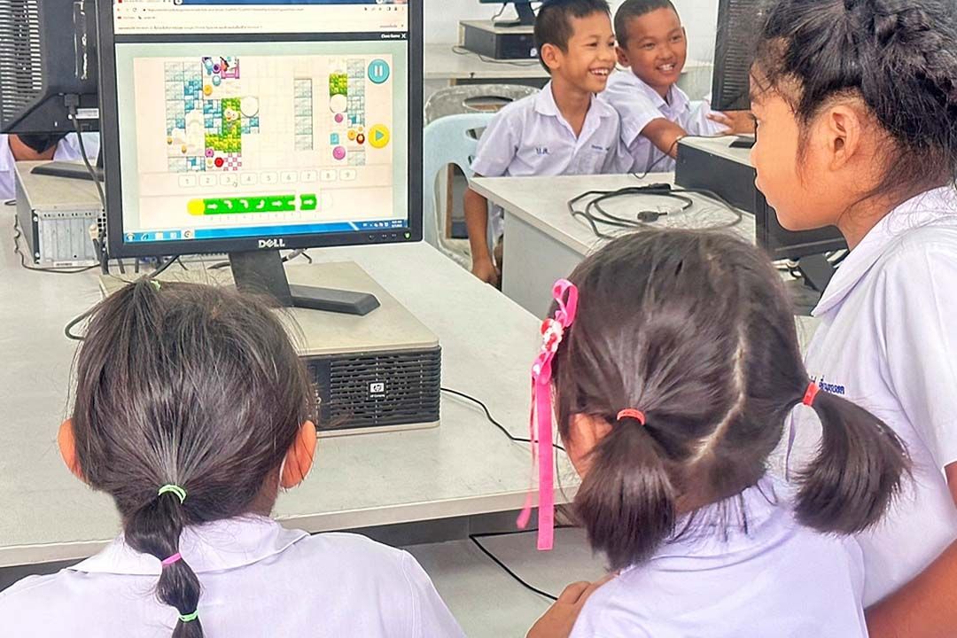 น้องๆ‘รร.บ้านหินดาด’นครราชสีมา เรียนรู้ Coding จาก CONNEXT ED มี CPF ช่วยหนุน