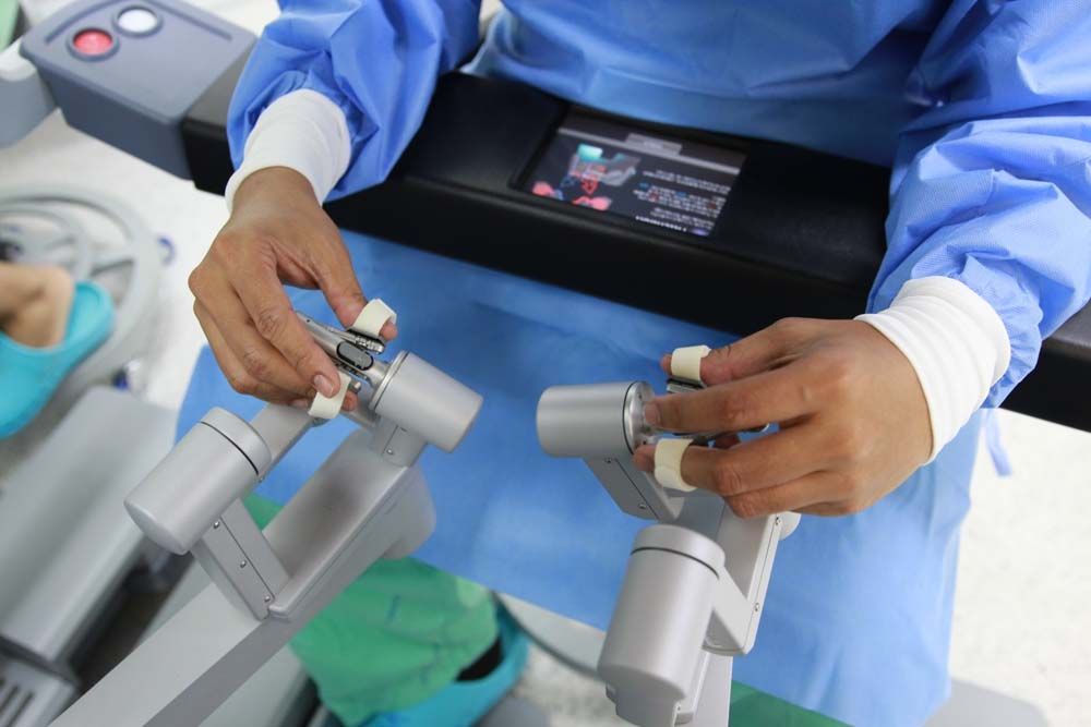 โรงพยาบาลรามาธิบดี บูรณาการความร่วมมือทางการแพทย์  เผยผลสำเร็จการปลูกถ่ายไตด้วยหุ่นยนต์ช่วยผ่าตัด ครั้งแรกในอาเซียน