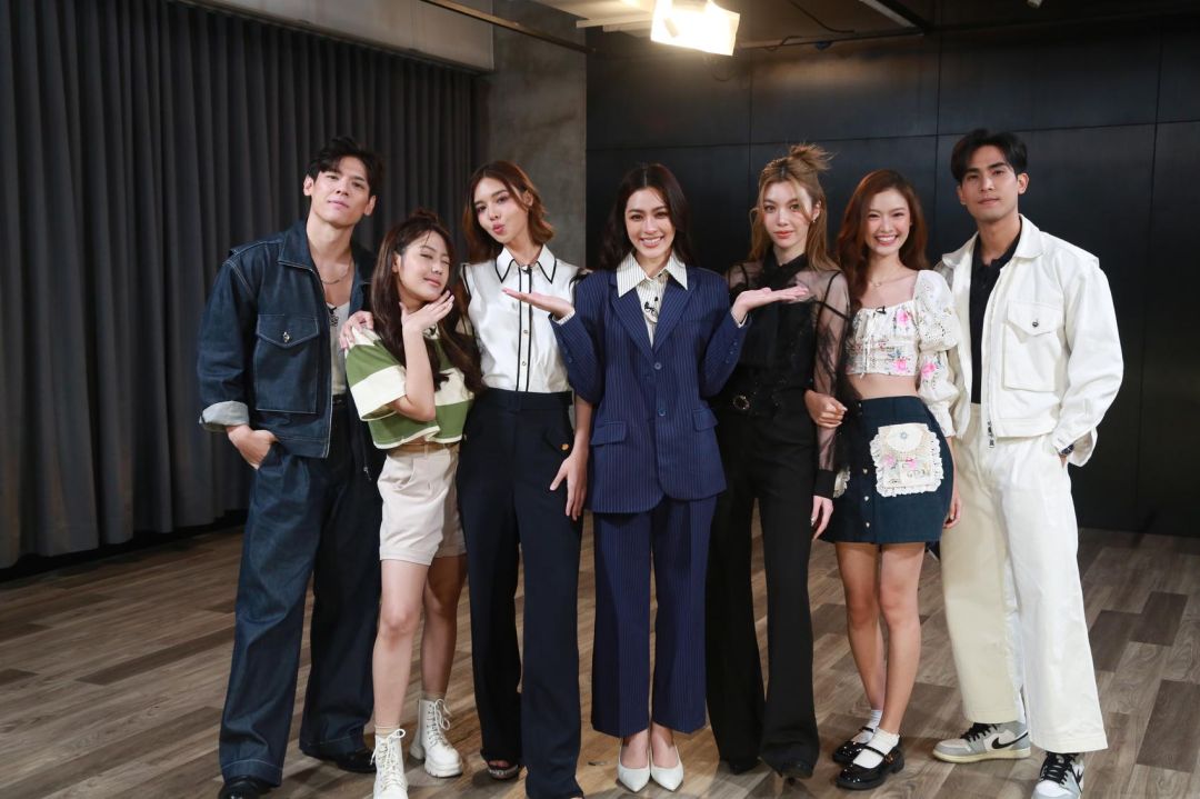 'หลิงหลิง-ออม'นำทัพแก๊ง'คุณหมอ VSซุปตาร์'ประเดิมความสนุกฮาในรายการ 'เปิดกองวิก 3 ใจซ่อนรัก'