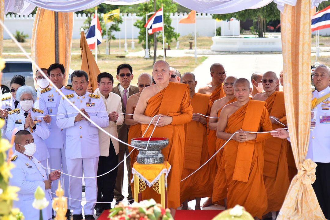 ปลัด มท.ร่วมประกอบพิธีประดิษฐานพระบรมรูป'พระบาทสมเด็จพระจอมเกล้าเจ้าอยู่หัว'