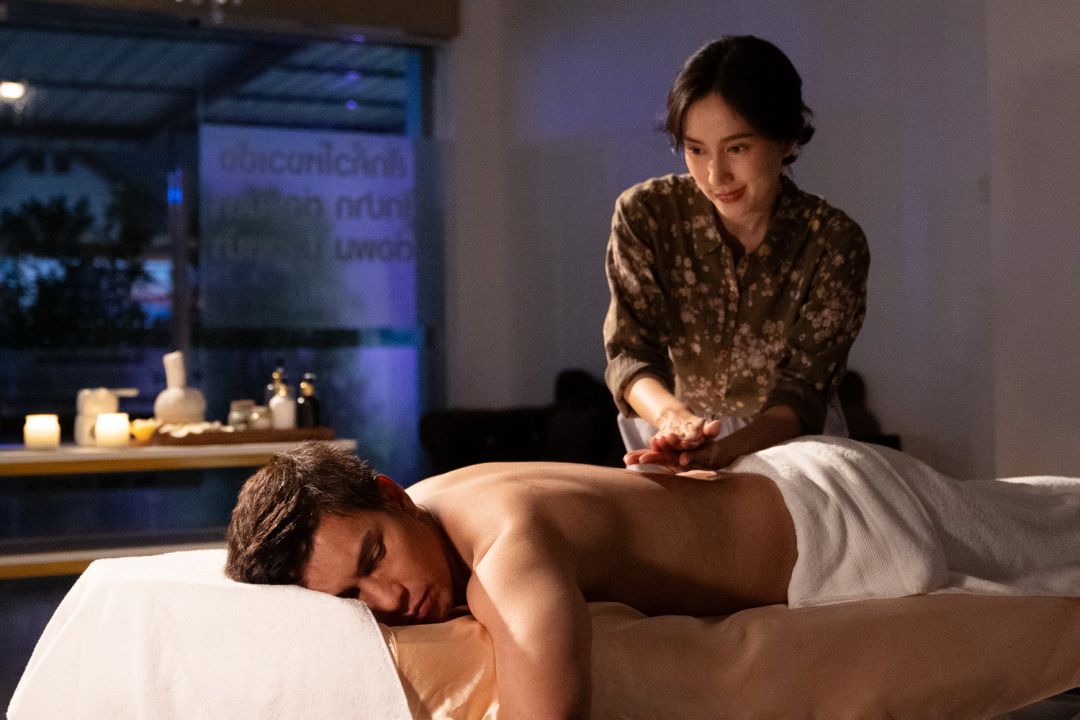 นวดจริง 'โอ อนุชิต'แอบเคลิ้มสุดเขิน !'เนสท์ นิศาชล'นวดกระชับรัก ในละคร'รู้จักพี่ยาใจไหม?'
