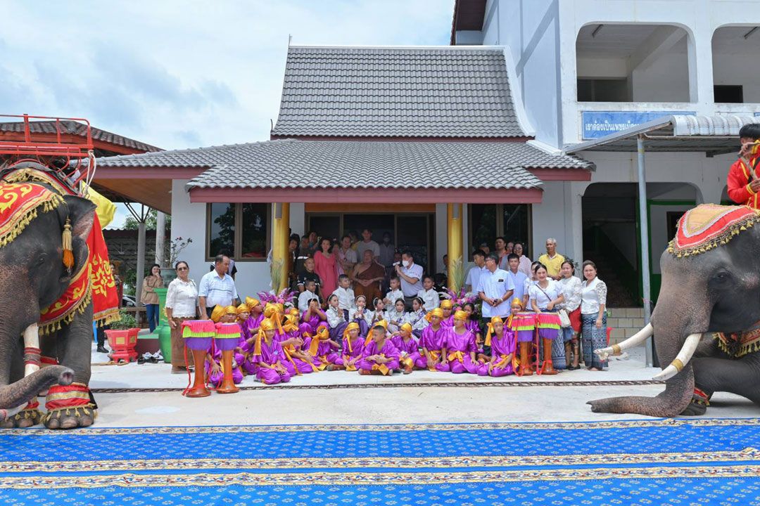 มหาชนนับพันแห่ร่วมงานอายุวัฒนมงคล หลวงปู่โทน วัดแจ้งเมืองเก่า ปราจีนฯ