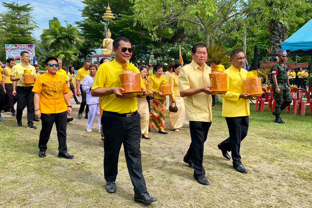 'นิพนธ์'ร่วมพิธีถวายผ้าอาบน้ำฝนและเทียนพรรษาแก่วัดพื้นที่ 3 จังหวัดชายแดนภาคใต้