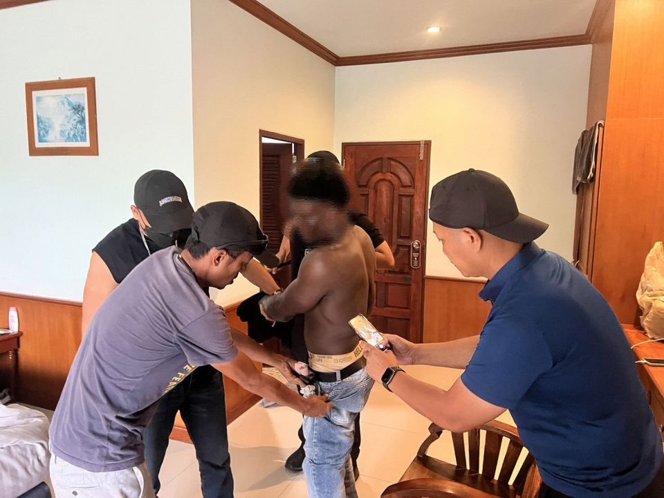 บุกโรงแรมหรู  จับแก๊งโคเคน  สัญชาติไนจีเรีย