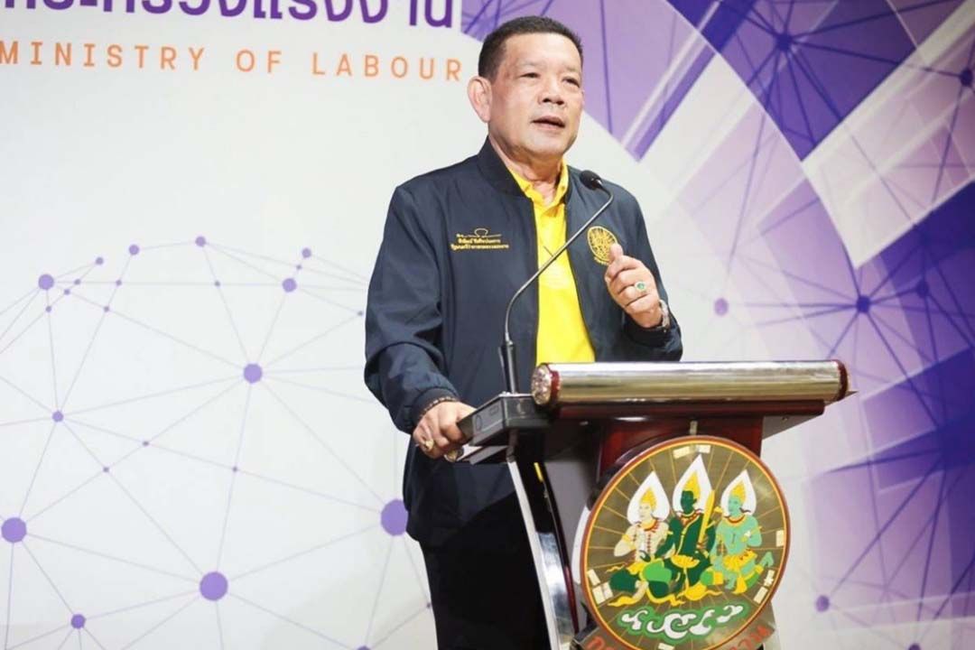 ‘พิพัฒน์’สั่งตรวจสอบป้ายโฆษณาจีนจัดหาต่างด้าวทำงาน ย้ำกฎหมายไทยต้องศักดิ์สิทธิ์