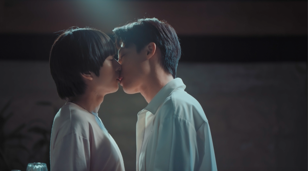 อีพีนี้กะเพราไม่มีขมเชฟโอบ(สายลับ เหมวิช)จูบ ปลาวาฬ(ภณ ธนภณ)ครั้งแรกอย่างหวานซึ้งใน'รักนี้ไม่มีถั่วฝักยาว Ep.4'