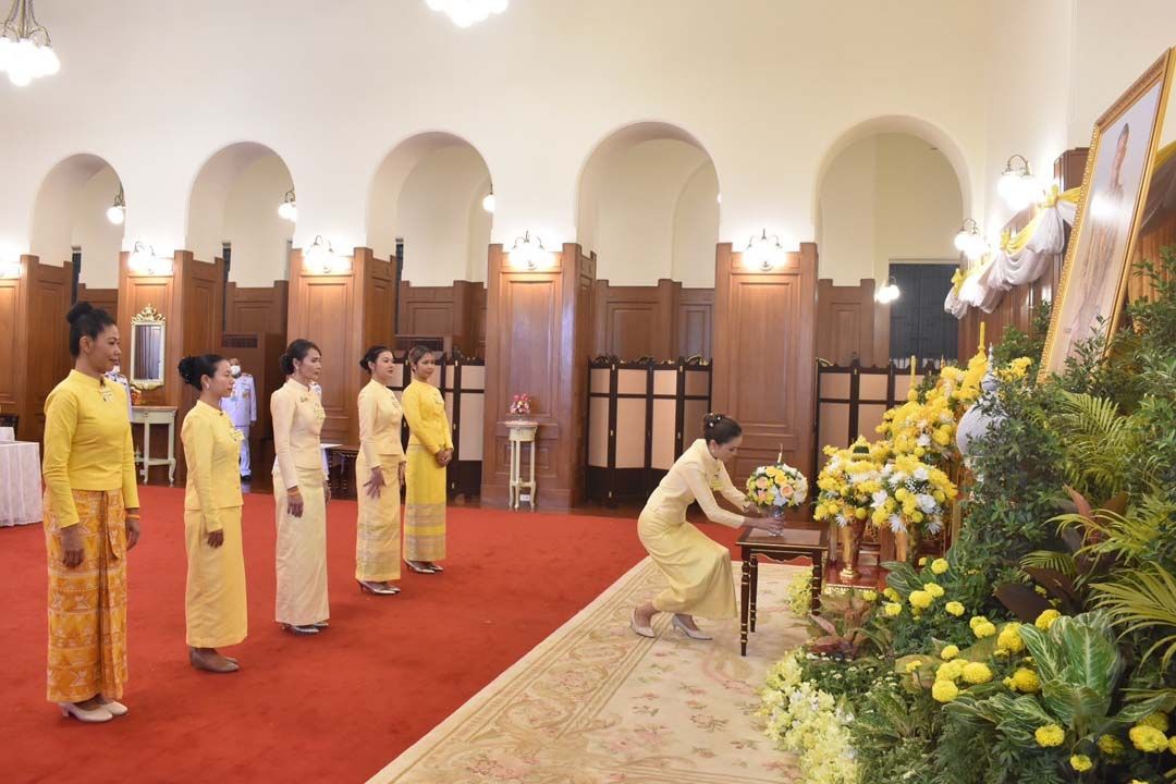 พสกนิกรทั่วสารทิศพร้อมใจถวายพระพรชัยมงคล‘ในหลวง’