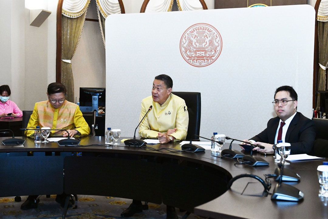 นายกฯ ประชุม ศปก.ครส.  25 จังหวัดเป้าหมาย ชื่นชมหลายพื้นที่ทำได้ดี