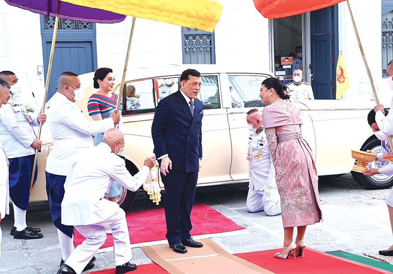 พระบาทสมเด็จพระเจ้าอยู่หัว และ สมเด็จพระนางเจ้าฯ พระบรมราชินี  เสด็จฯ ทรงเปิดนิทรรศการ‘ราชภูษิตาภรณ์สยาม’(Royal Court Textiles of Siam)