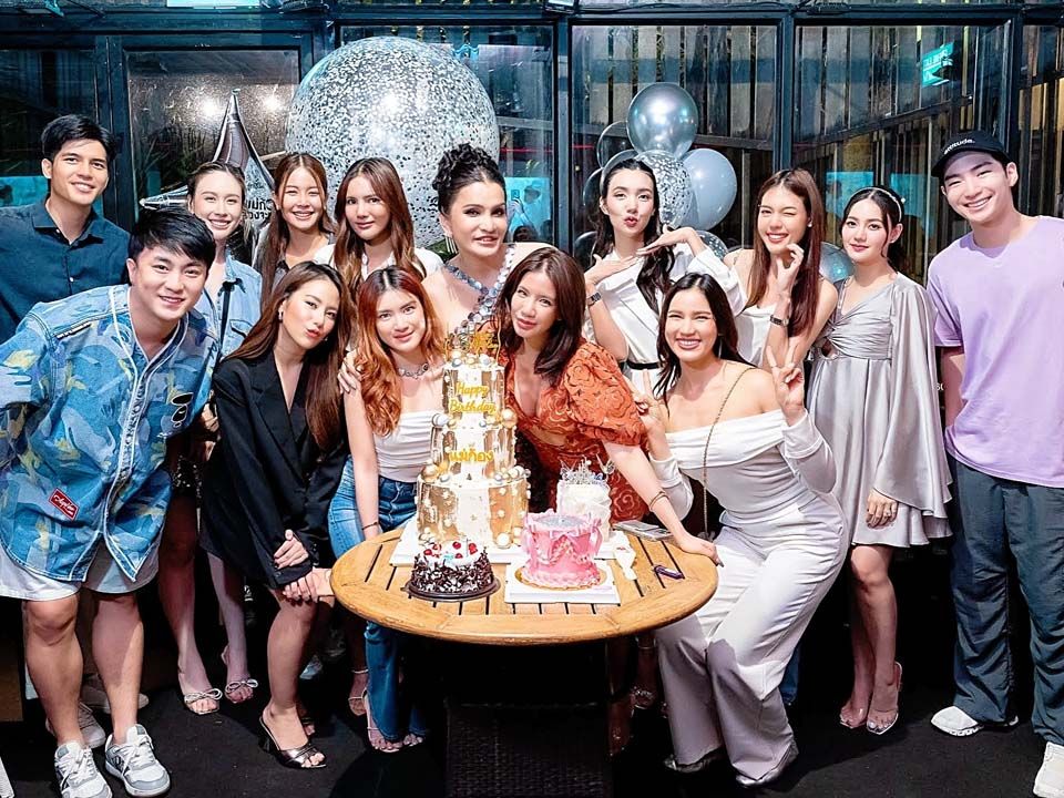 ปิดตำนาน ‘แม่ก้อง อาร์เอส’ 22 ปี ก้าวสู่ แม่ก้อง คนใหม่ สวย สับ ยิ่งกว่าเดิม พร้อมรับงานทุกค่าย ทุกช่อง