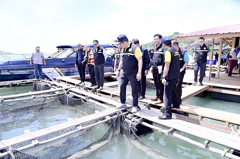 ‘ธรรมนัส’พบปะผู้เลี้ยงปลาช่อนทะเล