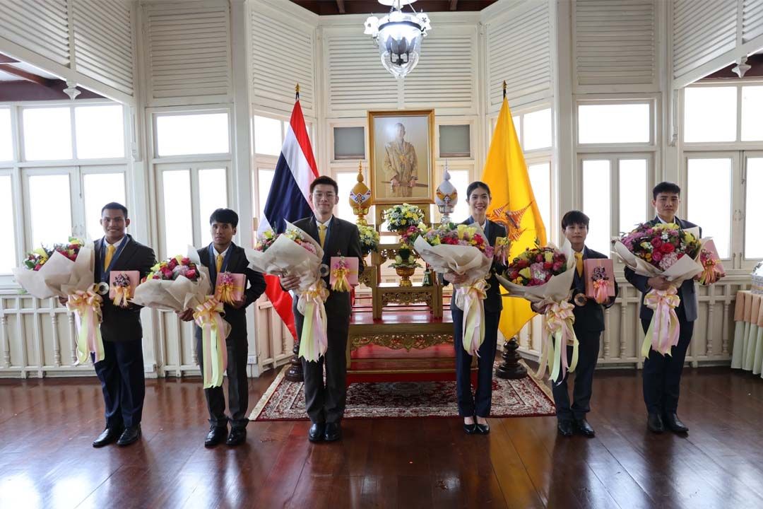 ‘ในหลวง’พระราชทานกระเช้า-ดอกไม้แด่นักกีฬาโอลิมปิก