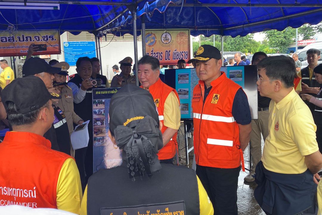 ‘ภูมิธรรม-อนุทิน’ รุดลงพื้นที่ตรวจสถานการณ์น้ำ-ช่วยผู้ประสบอุทกภัย อ.เทิง เชียงราย