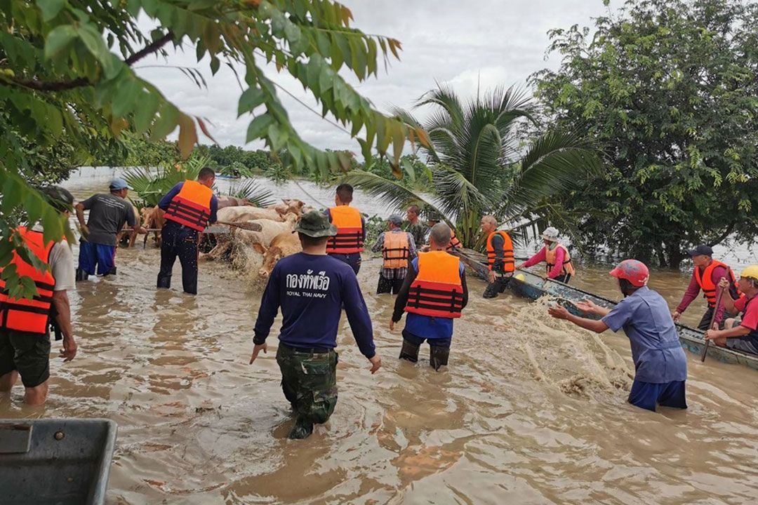 กองทัพเรือระดมสรรพกำลังช่วยเหลือประชาชนที่ประสบภัยโคลนถล่ม-น้ำท่วม