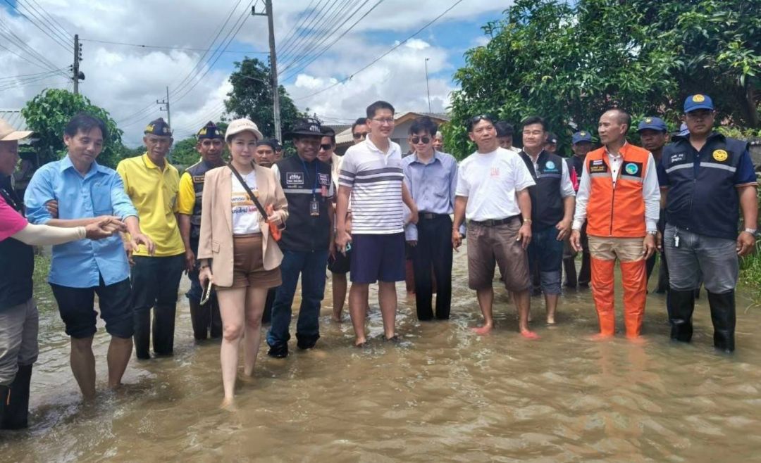 'มงคลกิตติ์'ลงพื้นที่วันที่2 ช่วย4จุดพะเยา 'ปชป.'ส่งความห่วงใยผู้ประสบภัย เร่งสำรวจความเสียหาย