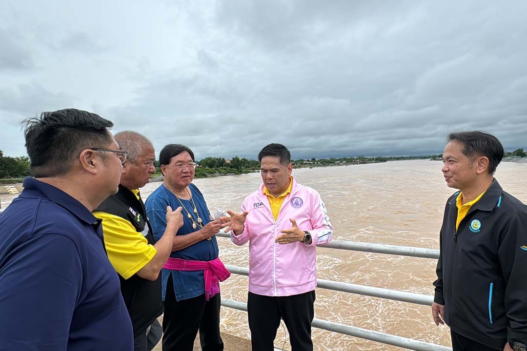 ‘วราวุธ-สส.สุพรรณบุรี’รุดตรวจสถานการณ์น้ำ‘เขื่อนเจ้าพระยา’ เชื่อน้ำไม่มากเท่าปี54