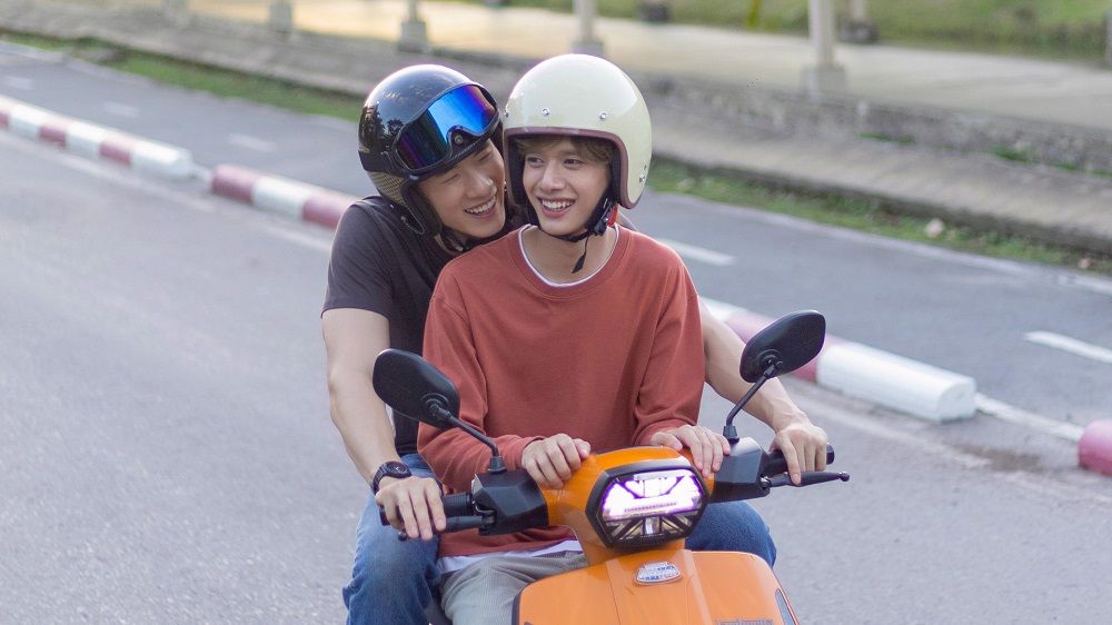 'บิ๊ก'ยิ้มปลื้ม 'ปาร์ค'หวานให้ของขวัญแทนใจ ในซีรีส์ 'Monster Next Door พี่เขาบุกโลกของผม'