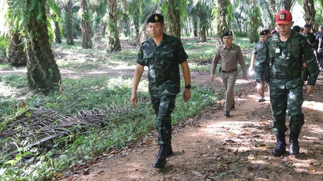 รอง มทภ.4 ติดตามภารกิจเชิงรุก ร่วมเดินเท้าลาดตระเวนกับชุดปฏิบัติการจรยุทธ์