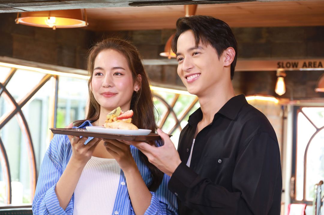 ‘เจมส์ จิ’ เปิดร้านขนมของตัวเอง ขอให้ ‘โบว์ เมลดา’ ช่วยโปรโมท