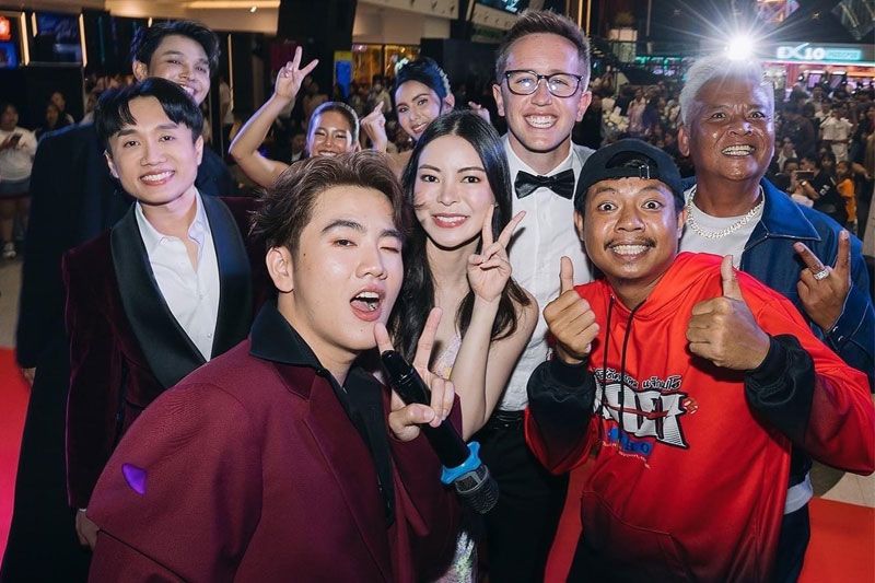 'อาริยาฟิล์ม'ขนกองทัพยูทูปเบอร์ขึ้นรถทัวร์นัวกับแกงค์ตัวจี๊ด ใน'รถทัวร์วีไอผี'