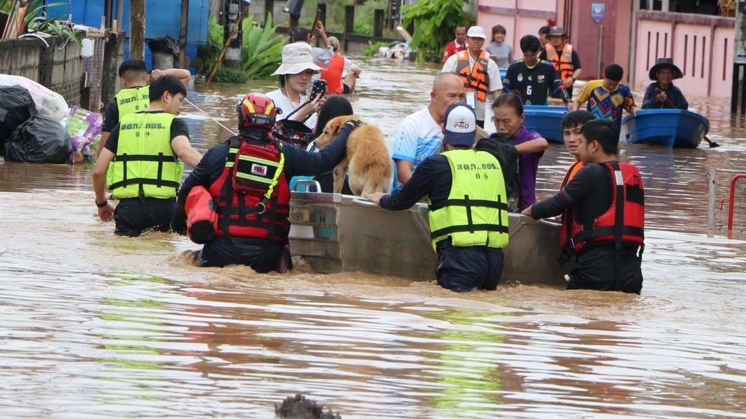 ‘คมนาคม’ระดมช่วยเหลือชาวเชียงราย ลุยซ่อมแซมถนน-สะพานขาด