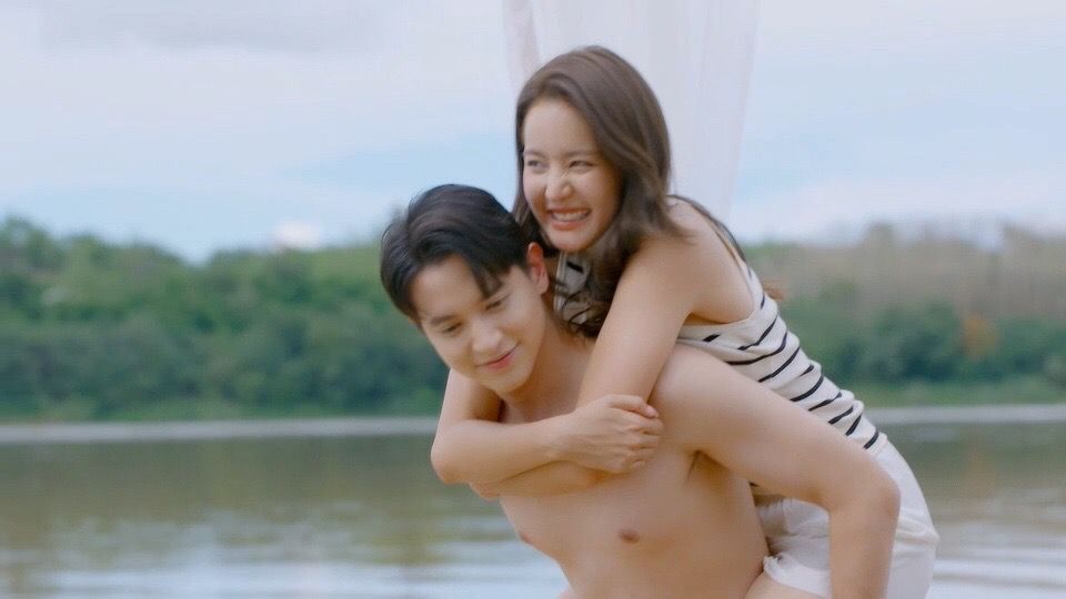 'โบว์ เมลดา'ปล่อยตัวปล่อยใจไปกับ 'เจมส์ จิ'หวานสวีท เที่ยวตามหารักแรกของยาย