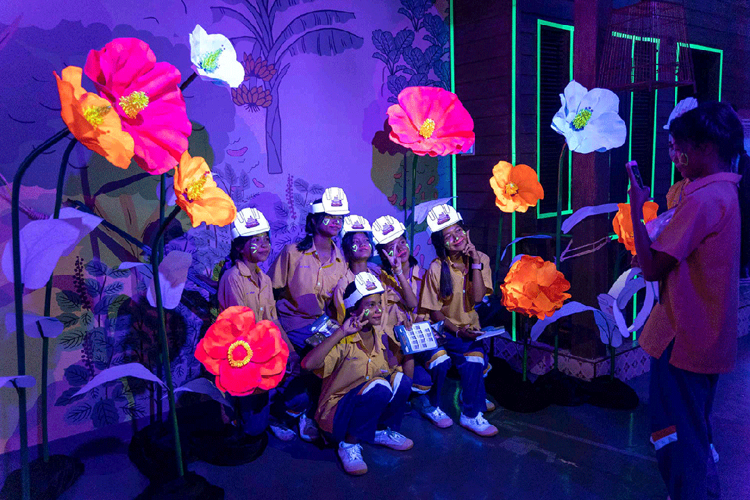 ชวนเยาวชนลงใต้มาเปล่งแสง ยั้งโลกเดือด ในนิทรรศการ Glow in the Dark