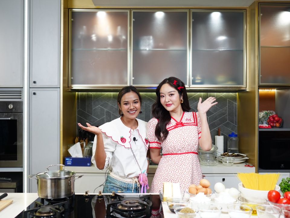 'แก้มบุ๋ม'เผยชีวิตดีขึ้นตั้งแต่มีพี่พีท! 'ฝน'เคลียร์ใจชอบขอของดาราจริงไหม?