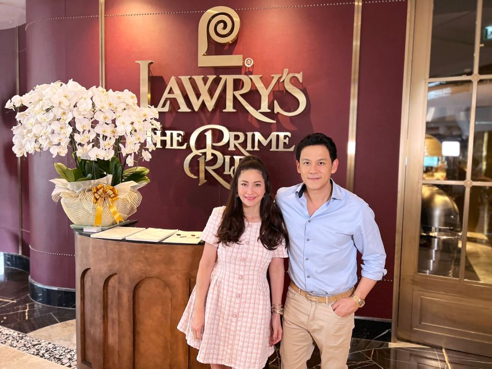 'ฟลุค-ลี'เปิดความลับรถเข็น 3 ล้าน! ชิมเมนูพรีเมียม Lawry’s The Prime Rib ที่เดียวในโลก